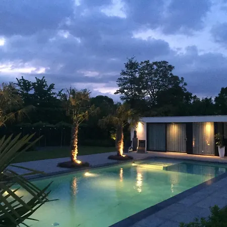 Op Den Beeck Bed & Breakfast Prinsenbeek